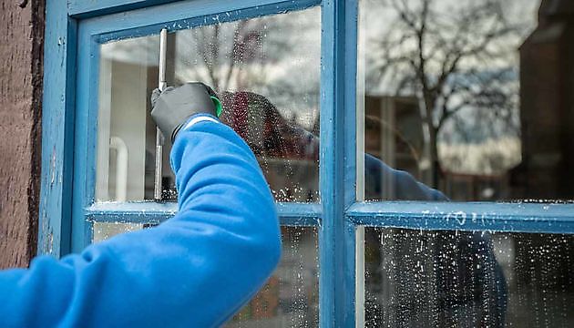 Glazenwassen - Schoonmaak en glazenwasserij JH Heiligerlee