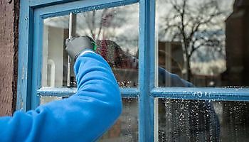 Glazenwassen Schoonmaak en glazenwasserij JH Heiligerlee